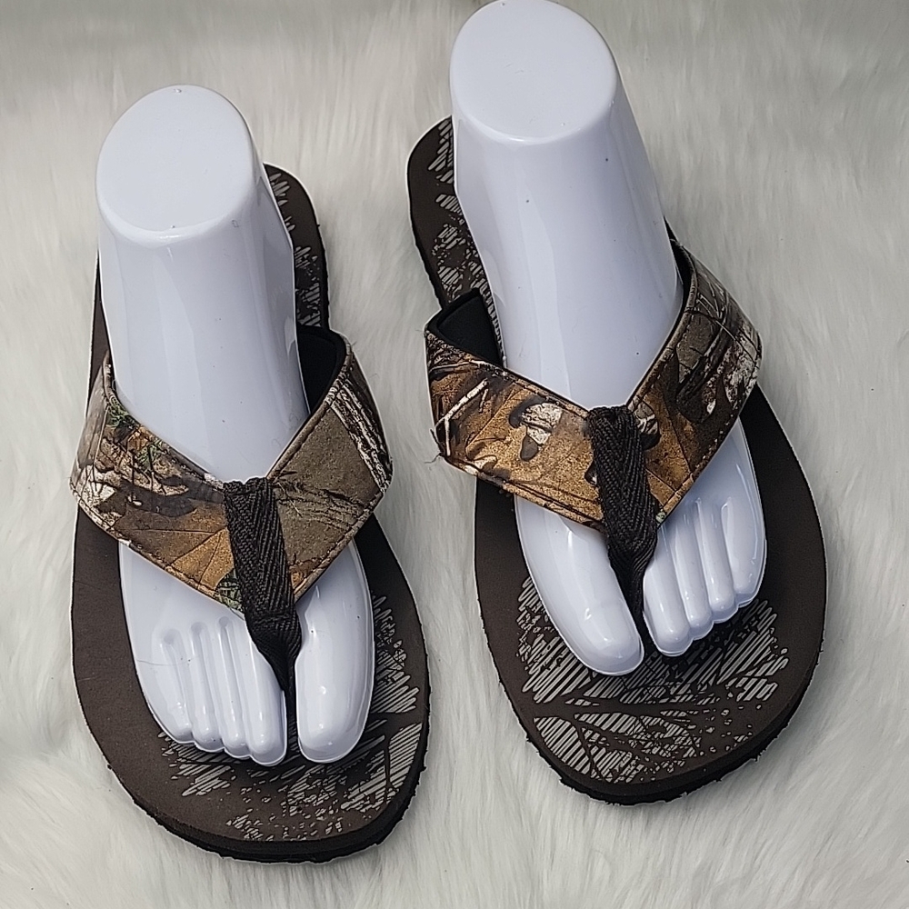 REALTREE Men's Brown Forest Camo Print Foam Casual Summer Flip Flop Thong Sandal